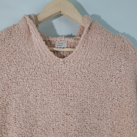 A New Day Women's Baby Pink Wool Blend Hooded Sweater Sz M Fall Winter Barbie - Picture 2 of 11